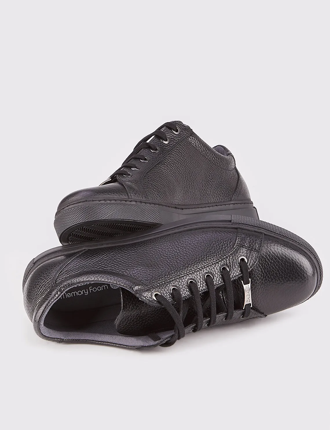 Men Black Genuine Leather Lace Up Front Low Top Sneakers